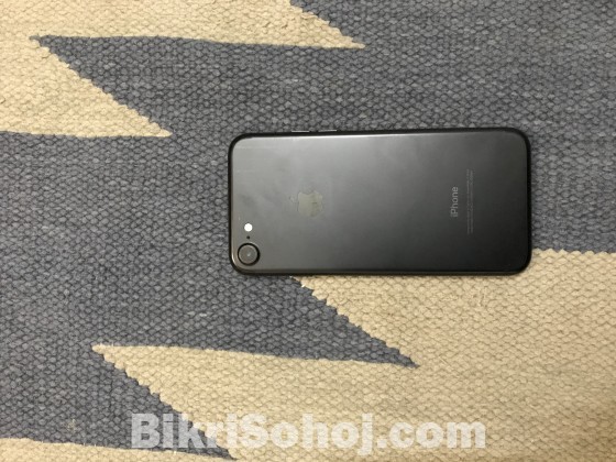 iPhone 7 (32 GB)